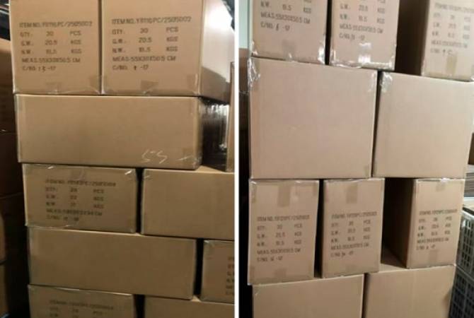 В картонных коробках конструкторы